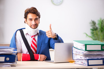 Injured employee working in the office