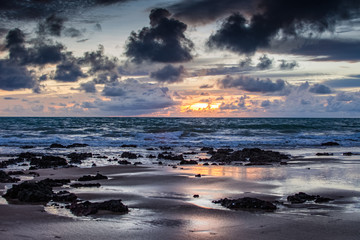Amanhecer sol nascente oceano atlantico