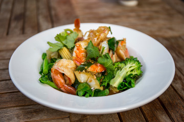 Garlic Prawn and Steam Vegetables with black pepper