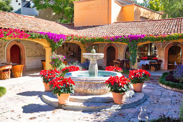 Naklejka premium Mexico, Colorful buildings and streets of San Miguel de Allende in Zona Centro of historic city center
