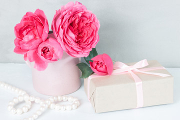Beautiful rose flowers in pink vase.