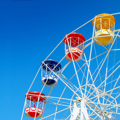  Ferris wheel with blue sky