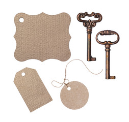 Mock up set of empty brown paper price tag and vintage keys