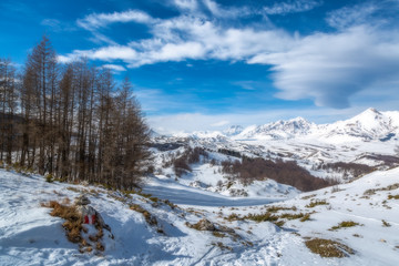 La piana di Campo Imperatore in una fredda giornata invernale  - Gran Sasso
