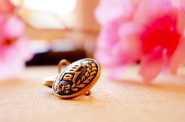 卒業証書と第二ボタン