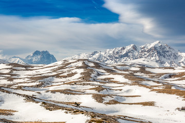 La piana di Campo Imperatore in una fredda giornata invernale  - Gran Sasso