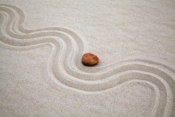 Fototapeta na wymiar Meditation-Spuren im Sand