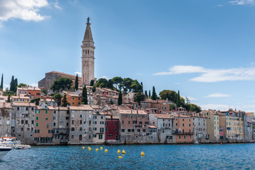 Fototapeta premium Blick vom Hafen auf Rovinji in Kroatien
