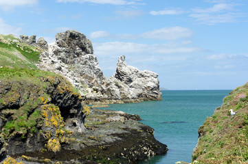 Fototapeta na wymiar Landscapes of Ireland. White rocks are a favorite place for the nests of seabirds.