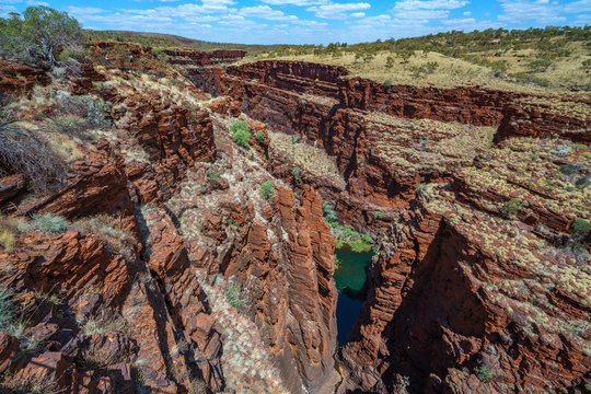 steep wall at oxer lookout at weano gorge in karijini national park, western australia 6