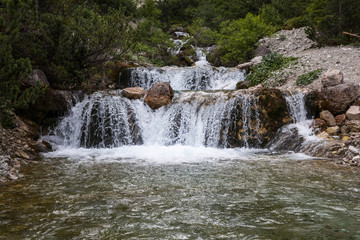 Wasserfall in den Dolomiten