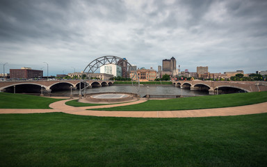 Fototapeta premium Simon Estes Riverfront Amphitheater, Des Moines, Iowa on a stormy day