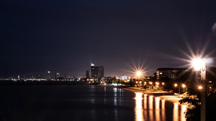 Fototapeta premium View of the night light city