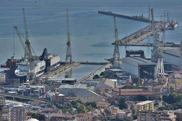 Obraz premium Cantieri navali di Palermo, vista da monte Pellegrino