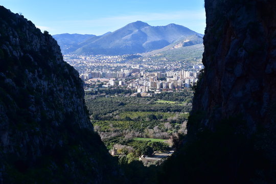 veduta della citta di Plermo dal vallone del Porco, Monte Pellegrino, Palermo