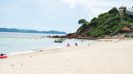 Fototapeta na wymiar Sea view tropical beach with sunny sky on Samea beach of KHAOLAN island,PATTAYA THAILAND.