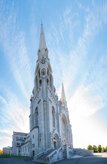 Fototapeta na wymiar Exterior view of the Basilica of Sainte-Anne-de-Beaupre church