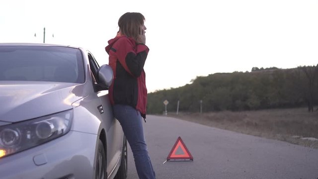Girl calls emergency service