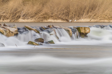 Atardecer en el Río Cinca a su paso por Fraga en Aragón, España