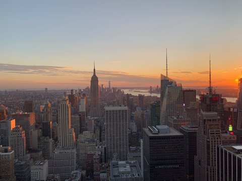 new york skyline at sunset © Eduard