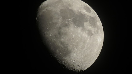 luna menguante © Yuri
