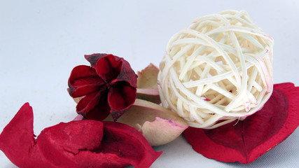 Adornos para sobremesa o para cualquier ocasión, de flores secas y con aroma a rosas