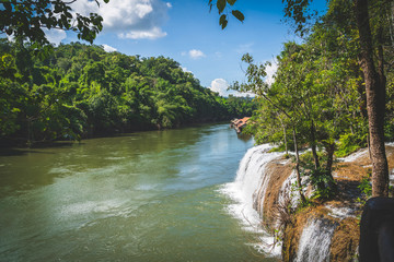 Obraz premium blue sky river lake mountain wildlife Kanchanaburi Thailand