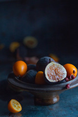 figs in a bowl