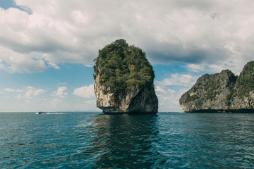 Phi Phi archipelago, a group of islands in the Andaman Sea in Thailand, without a doubt the most beautiful in the world, attracts millions of tourists