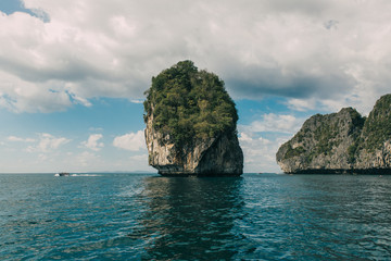 Naklejka premium Phi Phi archipelago, a group of islands in the Andaman Sea in Thailand, without a doubt the most beautiful in the world, attracts millions of tourists