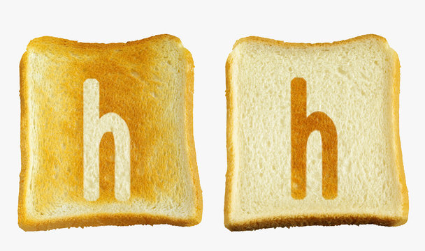 トーストに白い小文字のhと白いパンに小文字のhの焼き目が入った2枚のパン