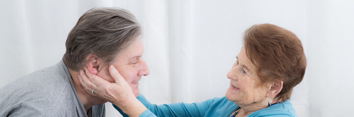 Fototapeta premium Alzheimer Patientin erinnert sich