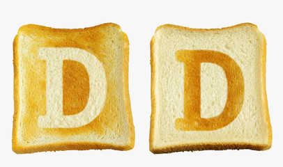トーストに白い大文字のDと白いパンに大文字のDの焼き目が入った2枚のパン