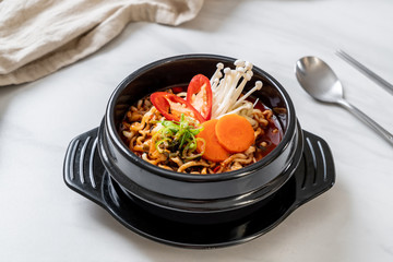 korean instant noodles in black bowl