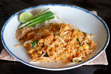Pad thai with shrimp