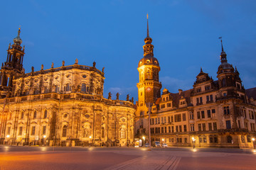 Fototapeta na wymiar Cathedral of the Holy Trinity (Katholische Hofkirche) and Dresden castle, Germany.