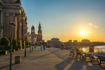Naklejka premium dresden in der abenddämmerung