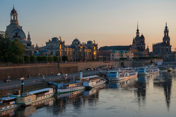 Obraz premium dresden in der abenddämmerung