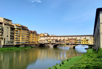 Fototapeta na wymiar Ponte Vecchio in Firenze, Italy