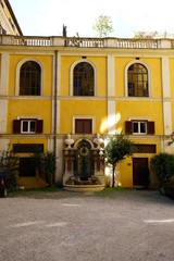 Maison dans les rues de Rome