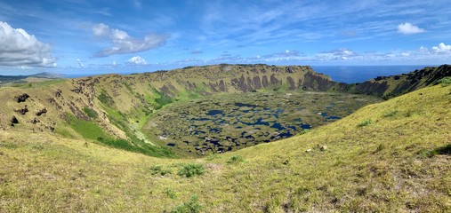 Fototapeta na wymiar Vista del crater del volcán