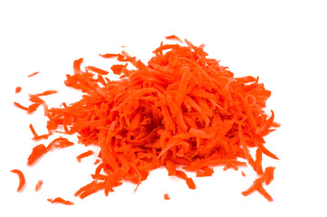 Naklejka premium Grated carrots isolated on white background