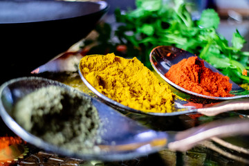 Indisches Restaurant, Essen, Gewürze