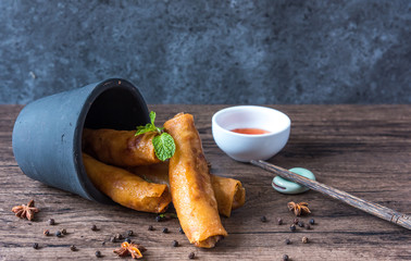 deep fried spring rolls, Por Pieer Tod or Fried spring rolls (Thai Spring Roll) Snacks and snacks that are popular with Thai and Chinese people.