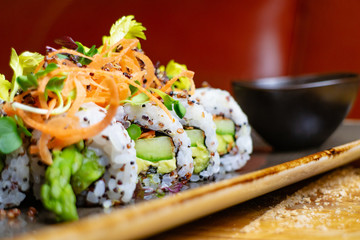 Sushi mit Avocado & Spargel, Restaurant