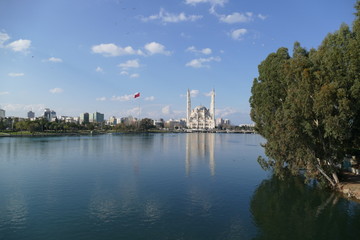 Fototapeta na wymiar adana,merkezcami,seyhannehri,namaz,su,martı