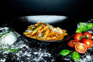 Penne Bolognese, Nudeln mit Hackfleisch - Italienisches Restaurant