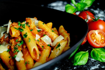 Penne Bolognese, Nudeln mit Hackfleisch - Italienisches Restaurant