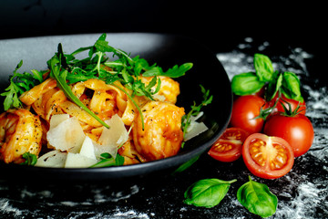 Tagliatelle Nudeln mit Shrimps, Italienisches Restaurant