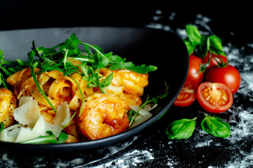 Tagliatelle Pasta mit Shrimps, Italienisches Restaurant